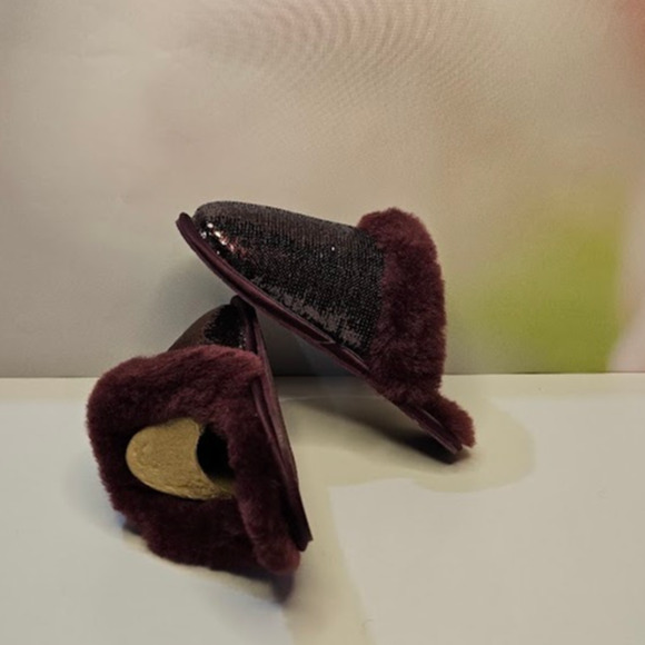 Ugg Women's Scuffette II Mirror Ball Size 5 Wild Grape NWT - Picture 3 of 6